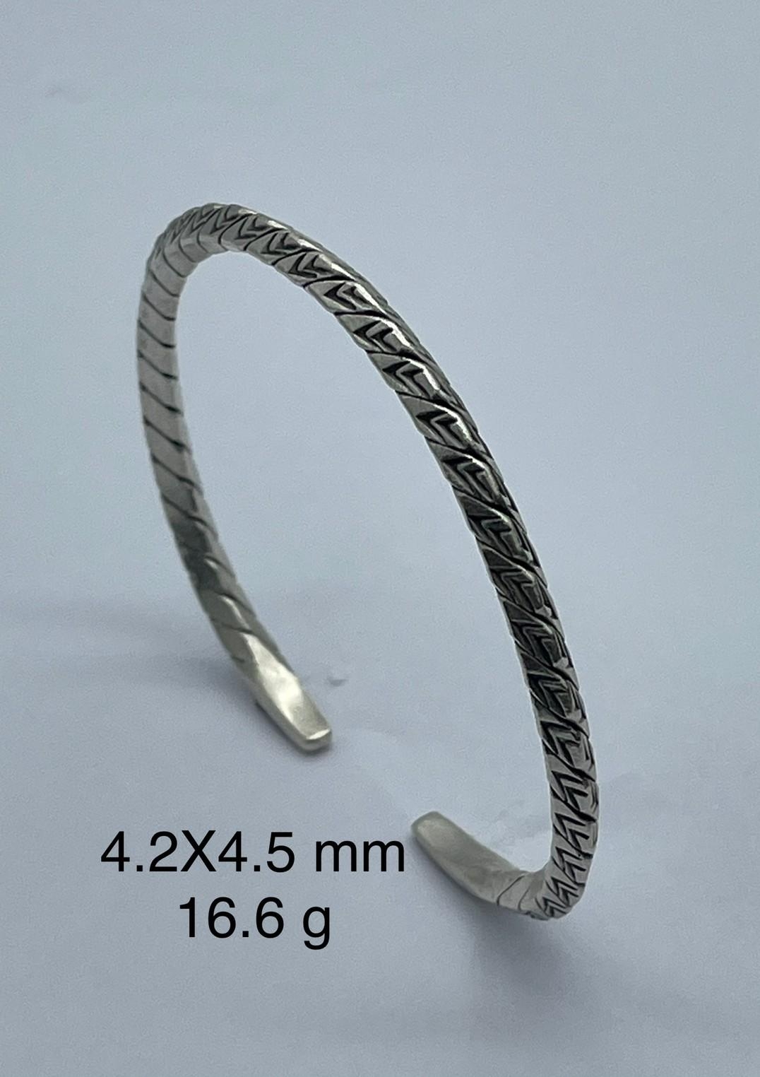 Thai Karen Hill Tribe Silver Bangle BG211TKSH20