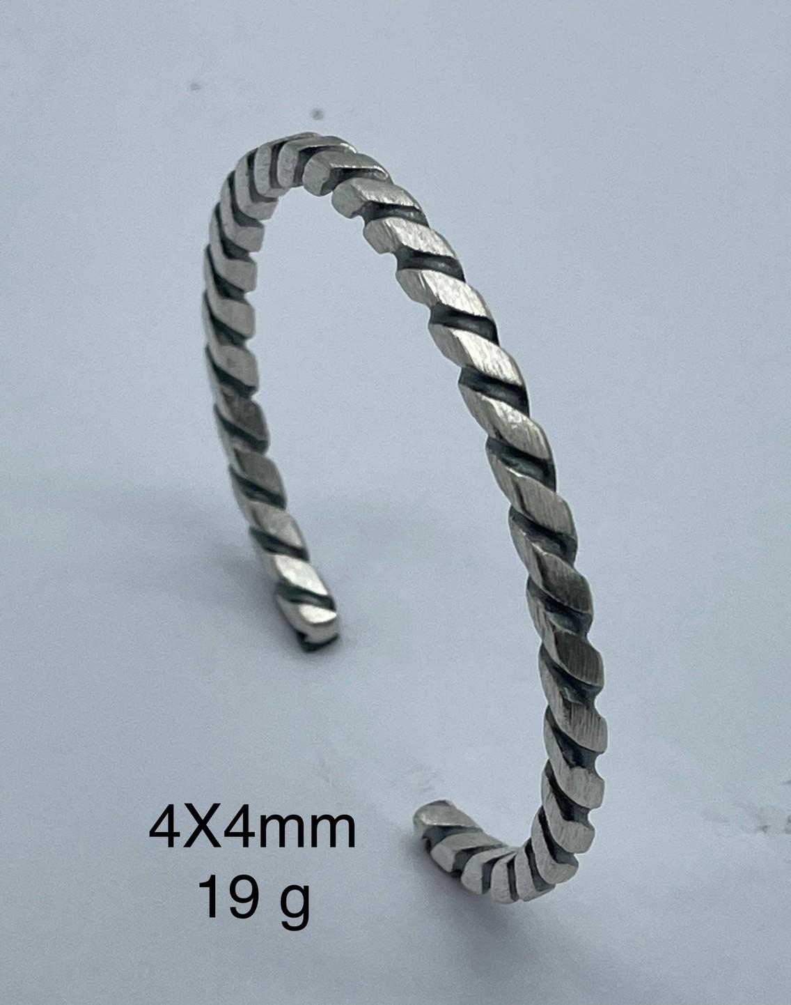 Thai Karen Hill Tribe Silver Bangle BG211TKSH31