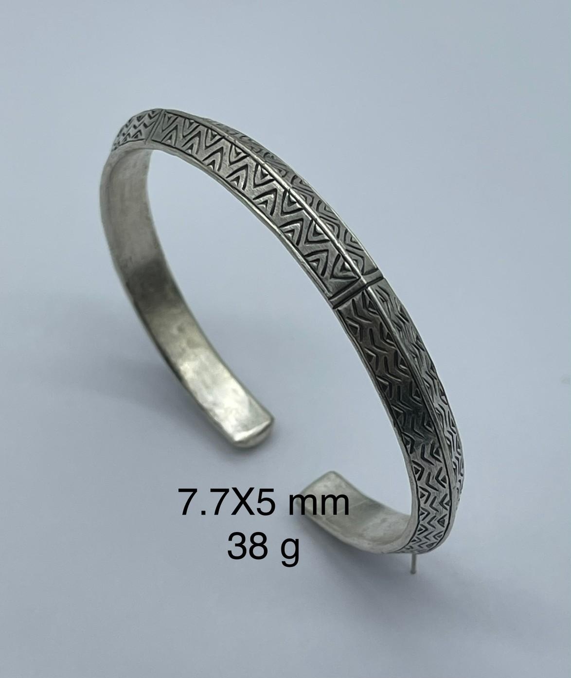 Thai Karen Hill Tribe Silver Bangle BG211TKSH73