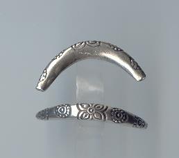 Thai Karen Hill Tribe Silver Beads Dot & Flower Printed Curve Beads BL226 (2 Beads)