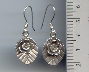 Thai Karen Hill Tribe Silver Little Flower With Leaf Earrings ER065 